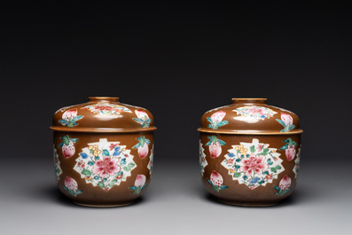 A pair of Chinese capucin-brown-ground famille rose covered bowls with floral design, Yongzheng/Qianlong