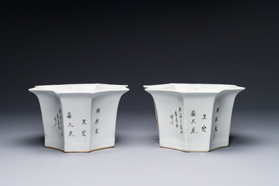 A pair of Chinese qianjiang cai jardinieres, signed Cha Yishun 查義順, 19/20th C.