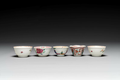 Een gevarieerde verzameling Chinees famille rose porselein, Yongzheng/Qianlong