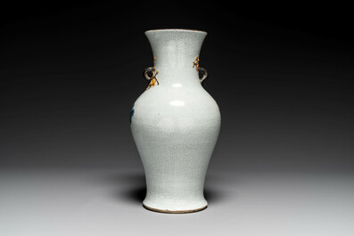 A Chinese blue, white and copper-red Nanking crackle-glazed vase, 19th C.