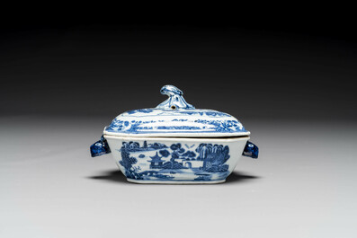 Een groep van zes stukken Chinees blauw-wit porselein, 18/19e eeuw