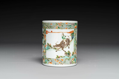 A Chinese famille verte brush pot with figural design, 19th C.