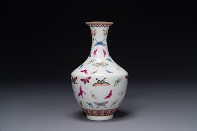 A Chinese famille rose vase with butterfly design, Guangxu mark, 19th C.