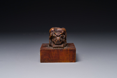 A Chinese sculpted hongmu wooden 'Jiaqing Yubi Zhibao 嘉慶御筆之寶' seal, 20th C.
