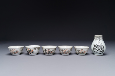 Cinq tasses et une verseuse en porcelaine de Chine en grisaille, Qianlong
