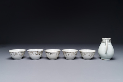 Vijf Chinese export grisaille koppen en een melkkan, Qianlong