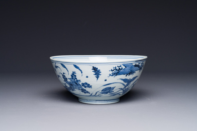 Bol en porcelaine de Chine en bleu et blanc &agrave; d&eacute;cor de canards mandarins dans un &eacute;tang aux lotus, Wanli