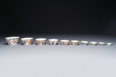 Rare ensemble de dix bols gigognes en porcelaine de Chine famille rose &agrave; d&eacute;cor &eacute;rotique, marque et &eacute;poque de Daoguang