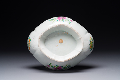 A Chinese Canton famille rose 'phoenix' tazza, 19th C.