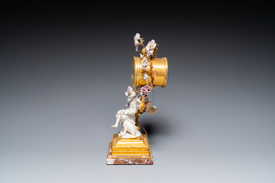 A French ormolu-mounted porcelain mantel clock, 18/19th C.