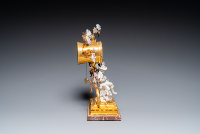 A French ormolu-mounted porcelain mantel clock, 18/19th C.