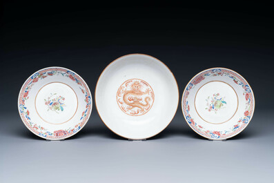 A varied collection of Chinese famille rose and Imari-style porcelain, Yongzheng and later