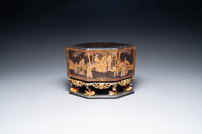 A Chinese gilt lacquer altar piece or 'chanab' for the Straits or Peranakan market, 19/20th C.