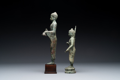 Twee bronzen figuren van een staande Bodhisattva, Centraal Java, 11/13e eeuw