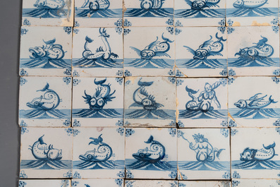 92 blauw-witte Delftse tegels met zeemonsters en schepen, 18e eeuw
