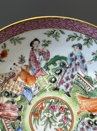 Paire de tasses et soucoupes en porcelaine de Chine famille rose de Canton, 19&egrave;me