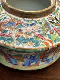 Service &agrave; th&eacute; de 11 pi&egrave;ces en porcelaine de Chine famille rose de Canton, 19&egrave;me