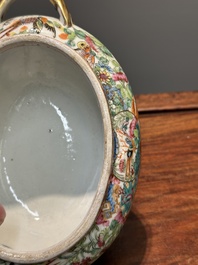 Service &agrave; th&eacute; de 11 pi&egrave;ces en porcelaine de Chine famille rose de Canton, 19&egrave;me