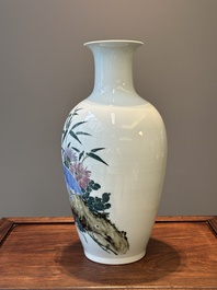 Vase en porcelaine de Chine en &eacute;maux polychromes &agrave; d&eacute;cor de cailles, marque Xuantong, dat&eacute; 1910