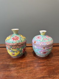 Deux bols couverts de type 'chupu' en porcelaine de Chine famille rose pour le march&eacute; Straits ou Peranakan, marque et &eacute;poque de Tongzhi