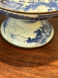 A Chinese blue and white 'Bleu de Hue' tazza and a bowl for the Vietnamese market, Shun Li Kun Ji 順利坤記 and Jin Yu Feng Ji 金玉鋒記 mark, 19th C.