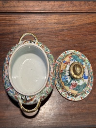 Service &agrave; th&eacute; de 11 pi&egrave;ces en porcelaine de Chine famille rose de Canton, 19&egrave;me