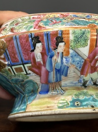 Service &agrave; th&eacute; de 11 pi&egrave;ces en porcelaine de Chine famille rose de Canton, 19&egrave;me