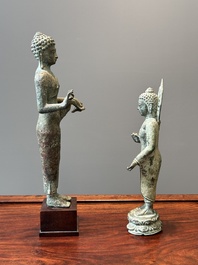 Twee bronzen figuren van een staande Bodhisattva, Centraal Java, 11/13e eeuw