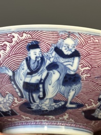 Een Chinese blauw-witte en rose-ge&euml;mailleerde kom met 'Acht Onsterfelijken', Guangxu merk en periode