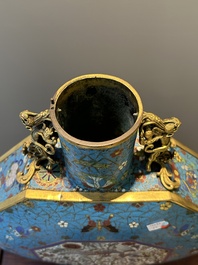 A pair of large Chinese octagonal cloisonn&eacute; moonflasks, 'bianhu', Qianlong/Jiaqing