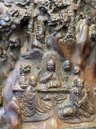 Grand pot &agrave; pinceaux en bois huanghuali sculpt&eacute; &agrave; d&eacute;cor tao&iuml;ste, Chine, 17/18&egrave;me