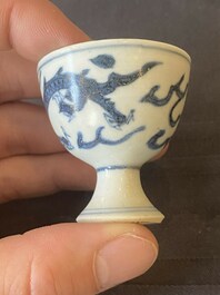Vijf Chinese blauw-witte stem cups uit het Hatcher scheepswrak, Transitie periode