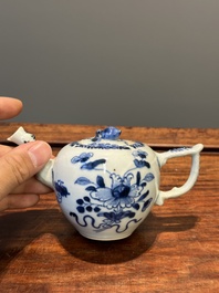 A Chinese blue and white tea caddy and two teapots, Kangxi/Qianlong