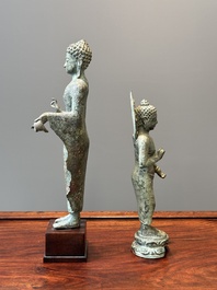 Twee bronzen figuren van een staande Bodhisattva, Centraal Java, 11/13e eeuw