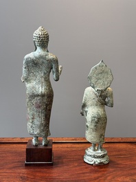 Twee bronzen figuren van een staande Bodhisattva, Centraal Java, 11/13e eeuw