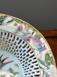 Panier ajour&eacute; sur son support en porcelaine de Chine Famille rose de Canton, 19&egrave;me