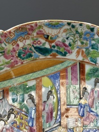 Tazza de forme ovale en porcelaine de Chine famille rose de Canton &agrave; d&eacute;cor narratif, 19&egrave;me