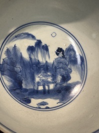 A Chinese blue and white 'Hatcher cargo' bowl with floral design, Transitional period