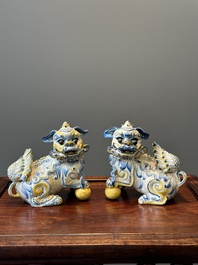 A pair of Portuguese polychrome faience sculptures of lions, 17/18th C.