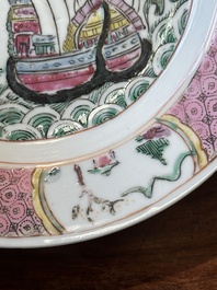 Assiette en porcelaine de Chine famille rose &agrave; decor d'un trois-m&acirc;ts, Yongzheng