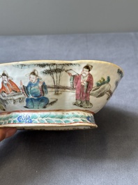 Drie gelobde Chinese famille rose kommen, Yongzheng merk, 19e eeuw