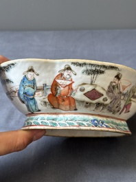 Three lobbed Chinese famille rose bowls, Yongzheng mark, 19th C.