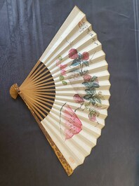 Drie waaiers, navolger van Zhang Daqian 張大千 (1899-1983) en Wu Hufang 吴湖帆 (1894-1968), inkt en kleur op papier