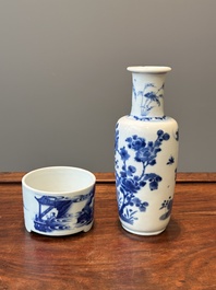 Vase de forme rouleau et un br&ucirc;le-parfum tripode en porcelaine de Chine en bleu et blanc, Kangxi