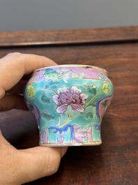 Deux bols en porcelaine de Chine famille rose pour le march&eacute; Straits ou Peranakan, 19&egrave;me