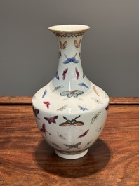 A Chinese famille rose vase with butterfly design, Guangxu mark, 19th C.