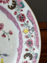 Five Chinese famille rose plates with floral design, Yongzheng/Qianlong