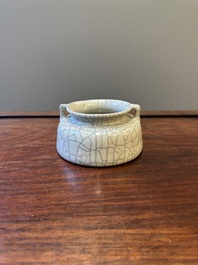 Lave-pinceaux en porcelaine de Chine de type ge &agrave; &eacute;mail craquel&eacute;, 18/19&egrave;me