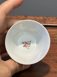 Cinq tasses et six soucoupes en porcelaine de Chine famille rose &agrave; d&eacute;cor floral, Yongzheng/Qianlong