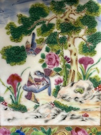 Paire pots aux fleurs en porcelaine de Chine famille rose de Canton, 19&egrave;me
